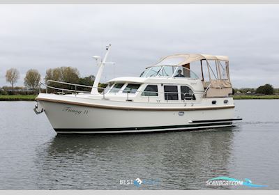 Linssen Grand Sturdy 34.9 AC Motorbåd 2014, med Volvo Penta is een Zweeds merk dat wereldwijd bekendstaat om betrouwbare en krachtige scheepsmotoren en aandrijfsystemen. Ze leveren zowel diesel- al motor, Holland