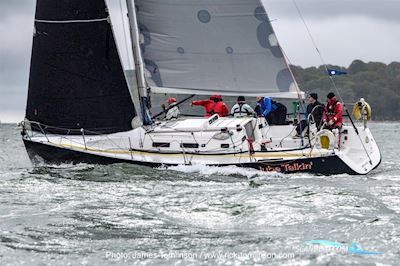 J Boats J/109 Zeilboten 2004, met Volvo MD2030D SailDrive 30hp Diesel Engine with 2 Blade, Bronze feathering propeller motor, United Kingdom