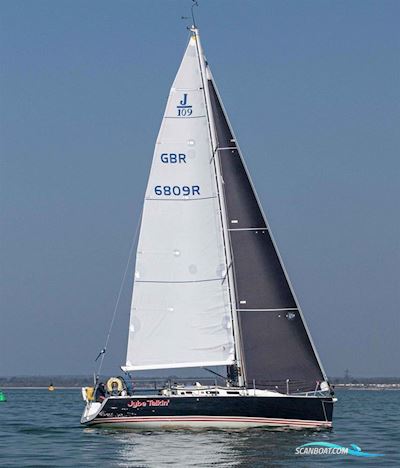 J Boats J/109 Zeilboten 2004, met Volvo MD2030D SailDrive 30hp Diesel Engine with 2 Blade, Bronze feathering propeller motor, United Kingdom