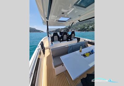 De Antonio Yachts D32 Motorbåd 2024, med 2x Mercury F 300 XL DTS Verado AMS V8 motor, Italien