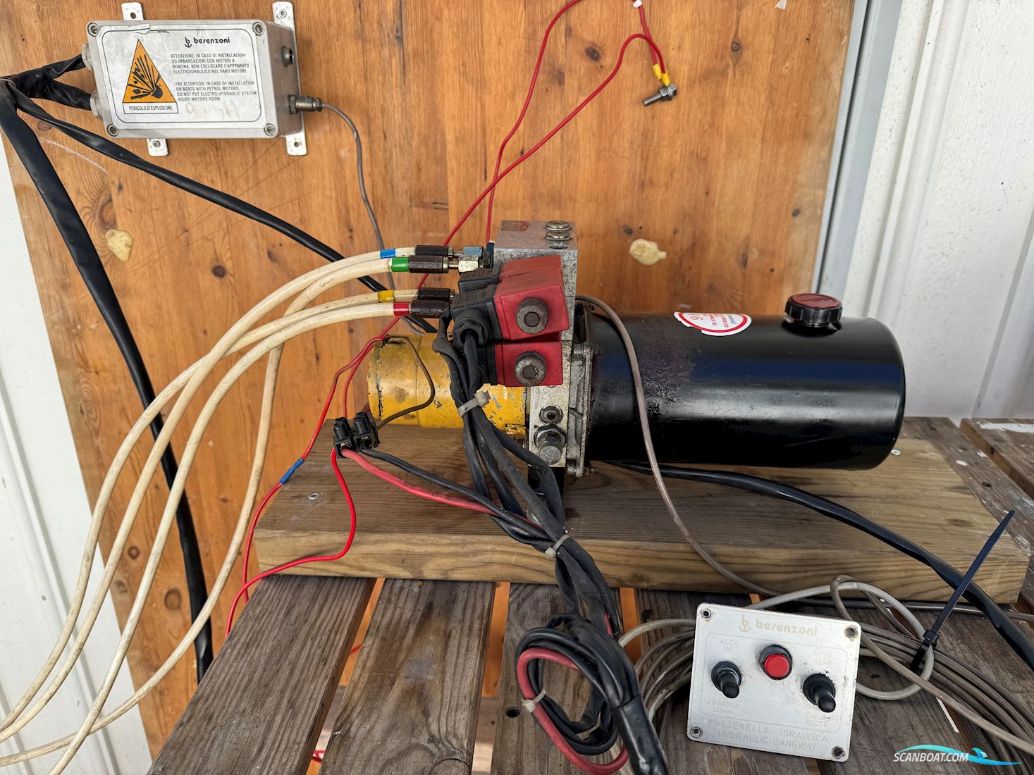 Elhydralisk landgång