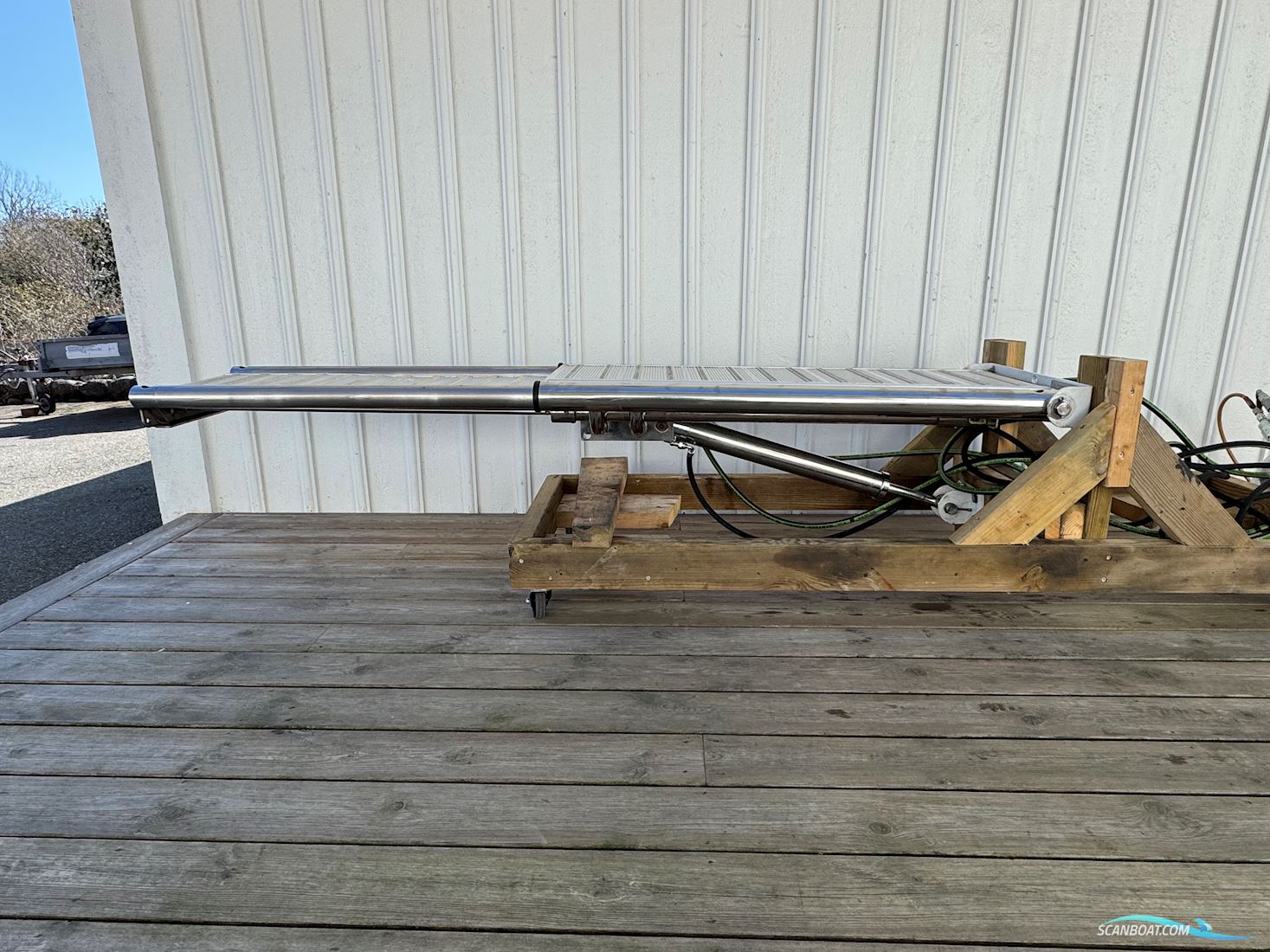 Elhydralisk landgång