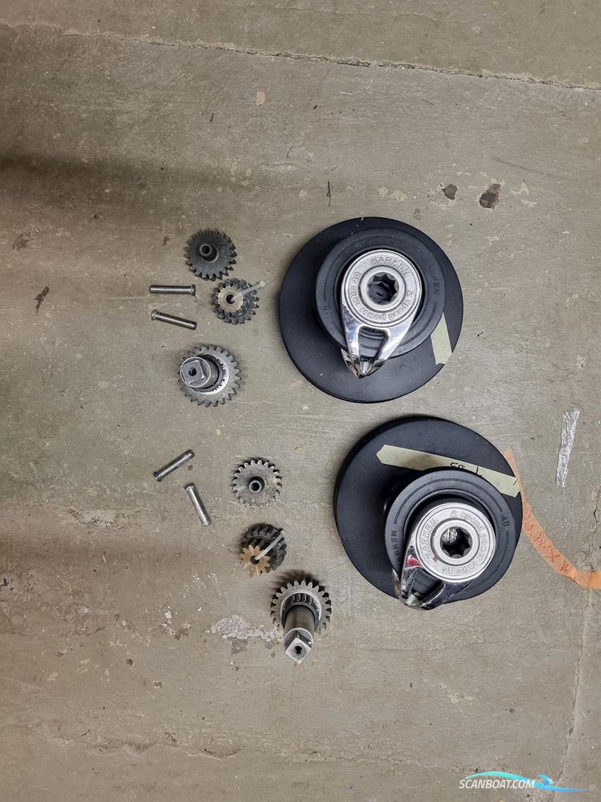 Harken manual winches 40.2 STA Quatro