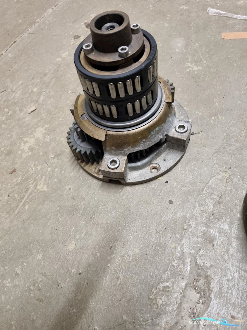 Harken manual winches 48.2 A