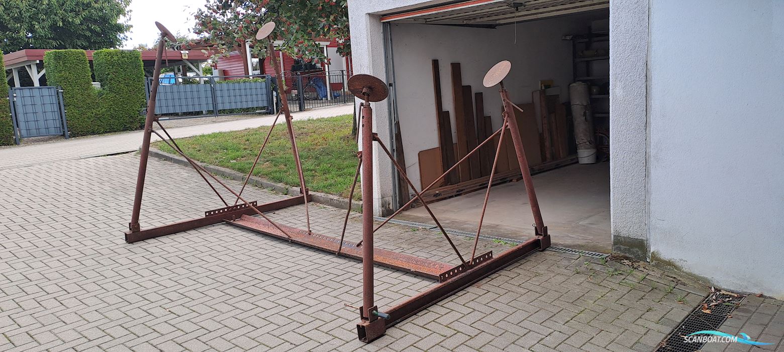 Cradel für Segelyacht