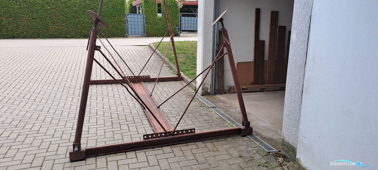 Cradel für Segelyacht