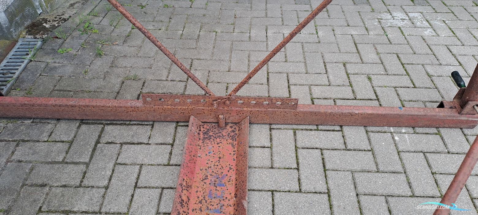 Cradel für Segelyacht
