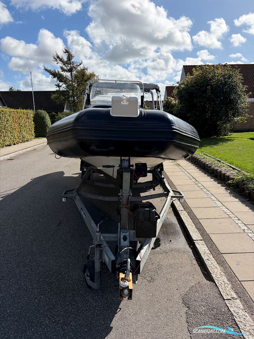 Adventure V-650 inkl. trailer