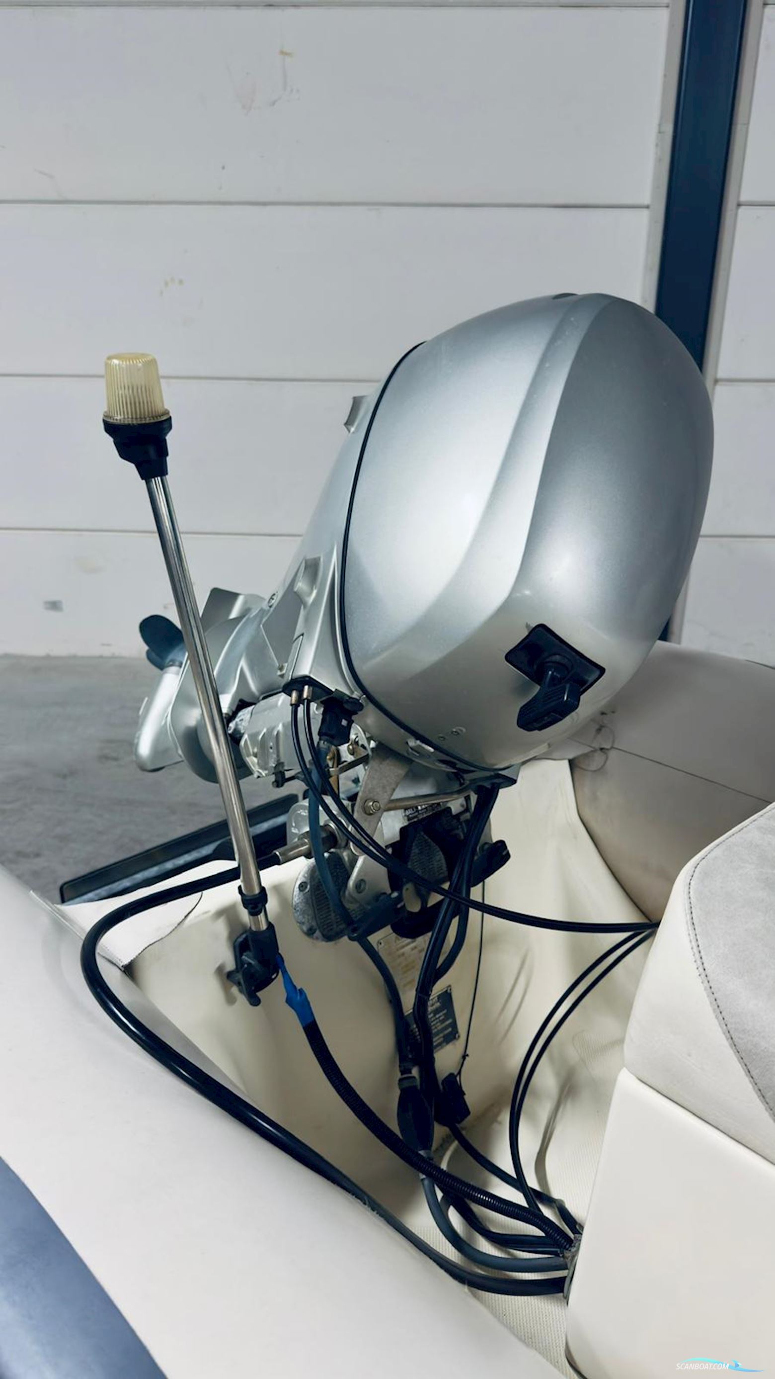Avon 315 Rib