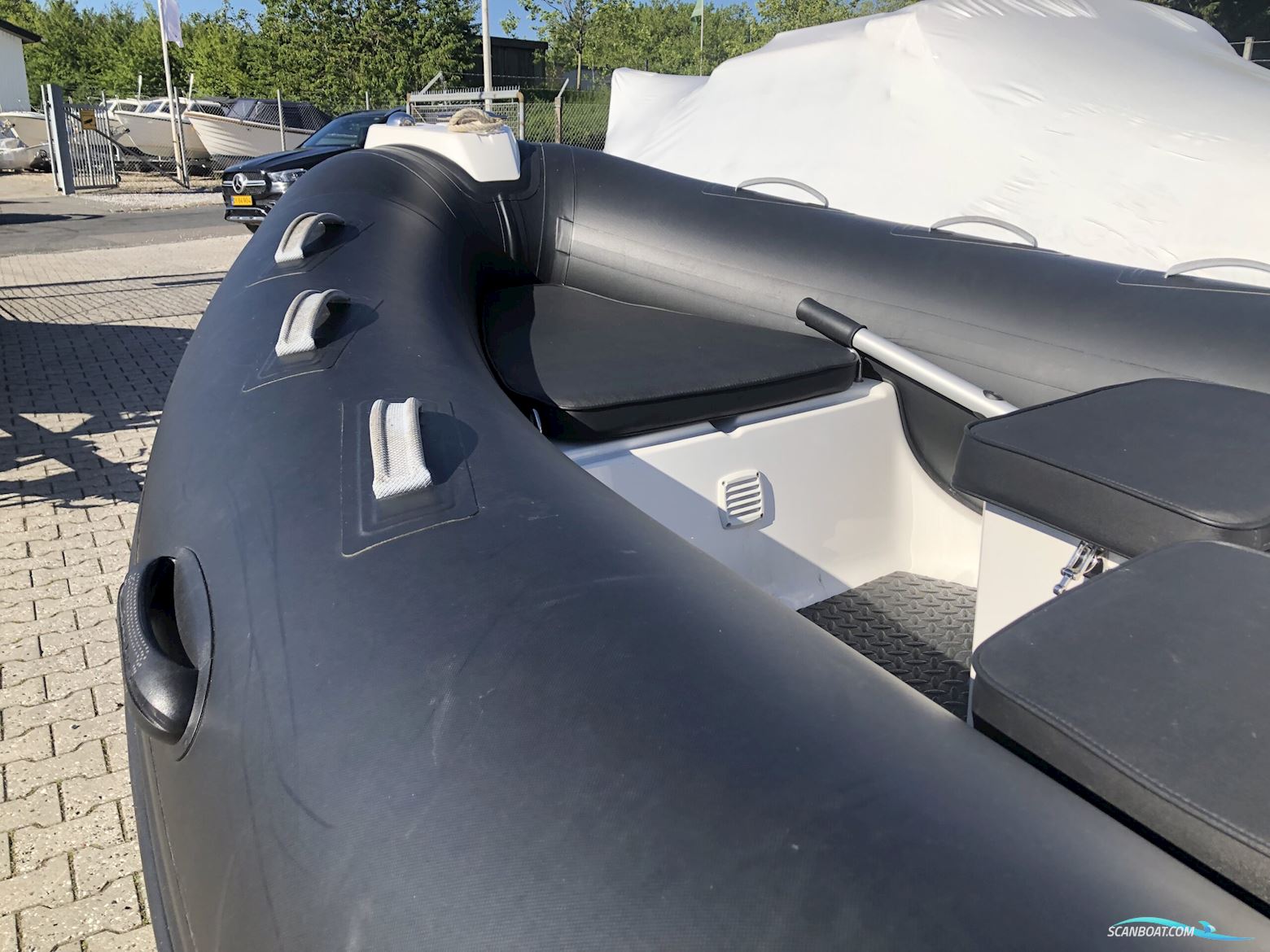 Brig F420T Falcon Tender
