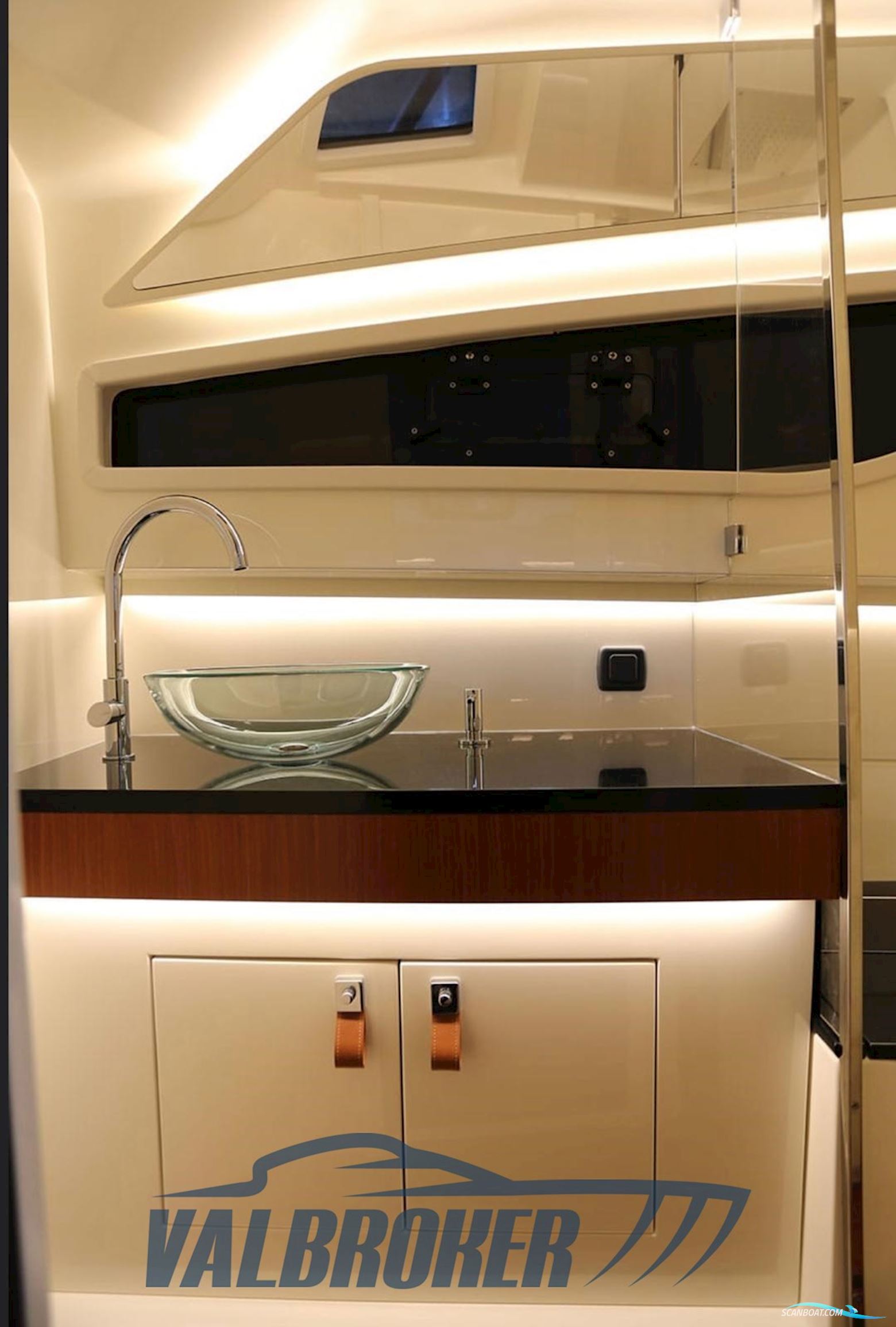 Capelli STRADIVARI 43