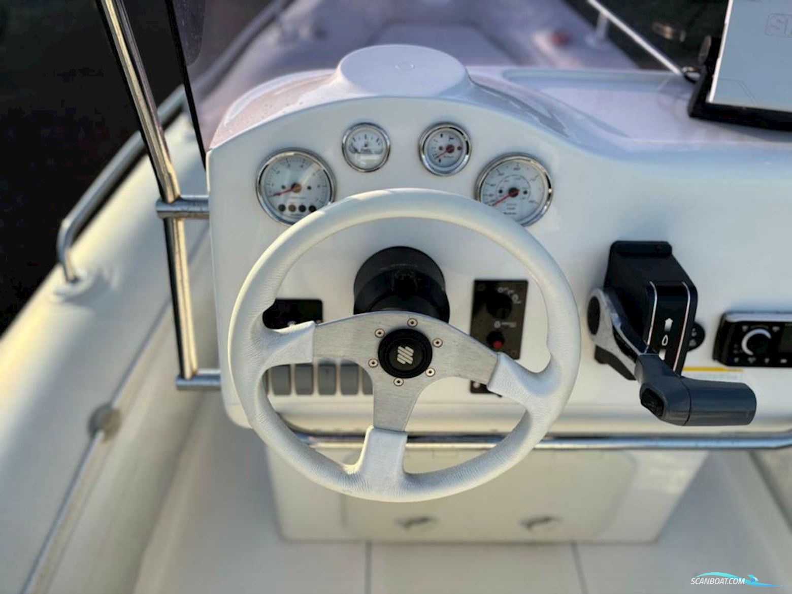 GRAND 650 Silverline Suzuki 200pk