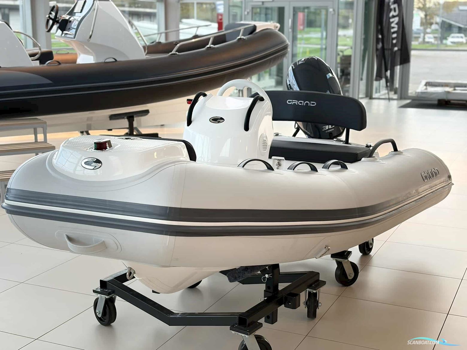 Grand G340EF Med 30 hk Yamaha