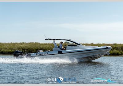 Pirelli 35 Outboard Schlauchboot / Rib 2021, mit Mercury Marine, is een toonaangevende naam in de maritieme industrie, bekend om betrouwbare buitenboordmotoren en scheepsaandrijfsystemen. Met een st motor, Niederlande