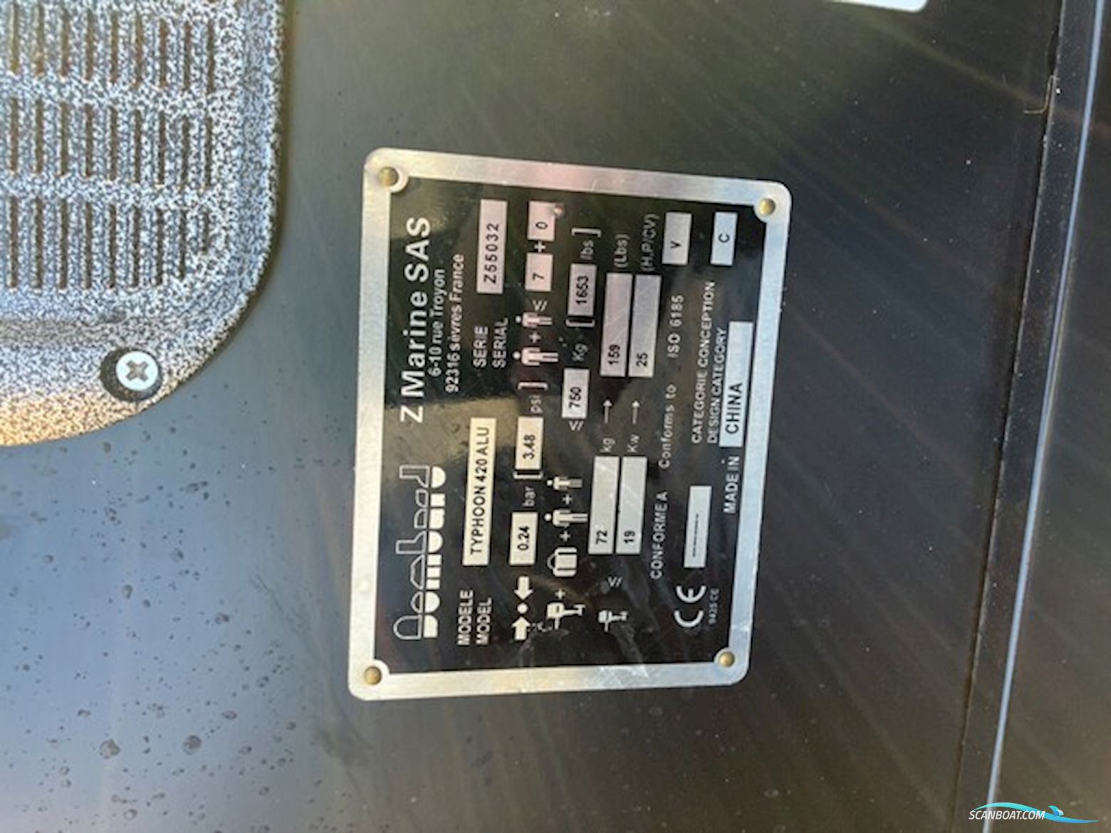 Typhoon gummibåde 4.20 med Mercury 15 hk (sejlet 2 ture)