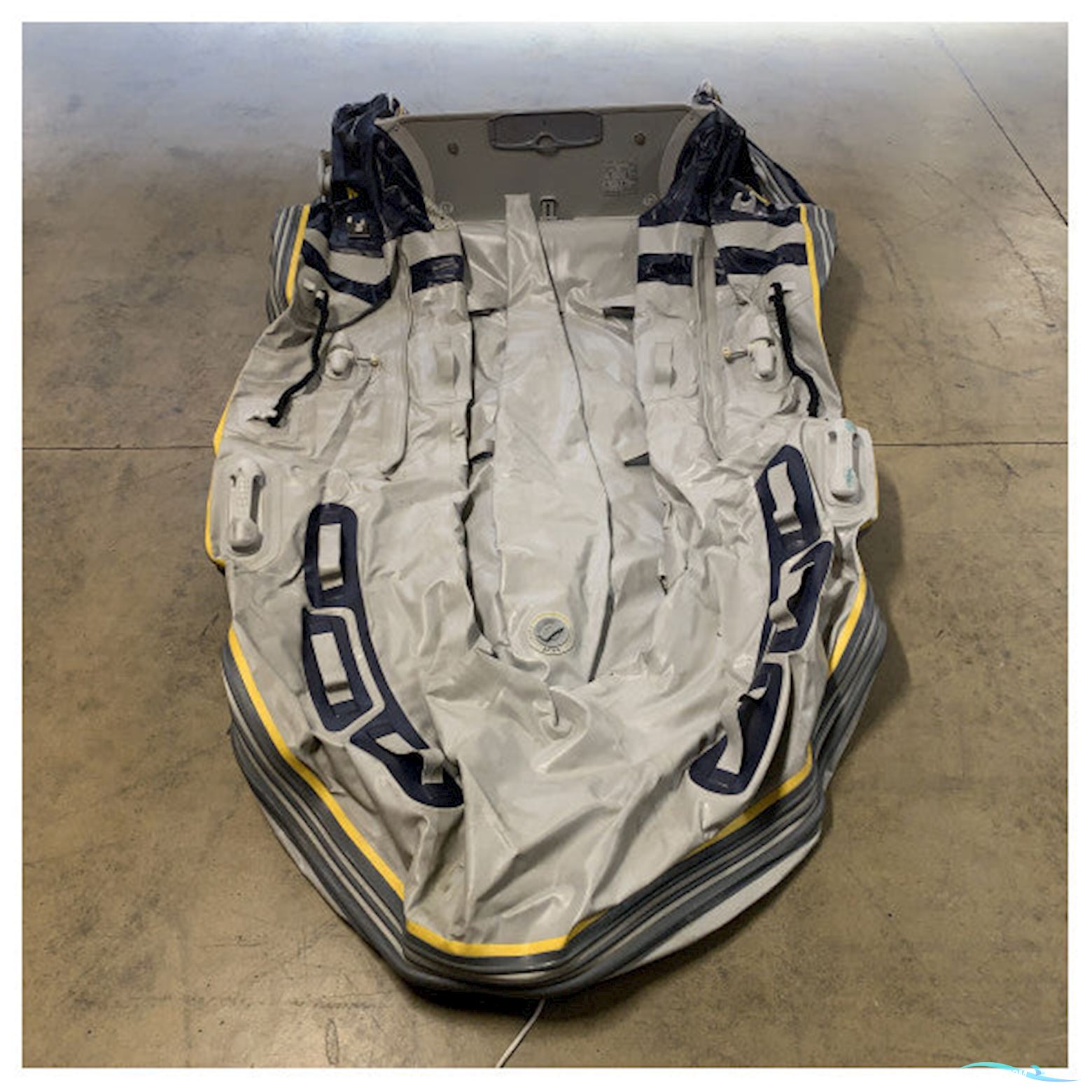 Yellow V VB270 2.7 M Inflatable Rubber Boat For 7 People