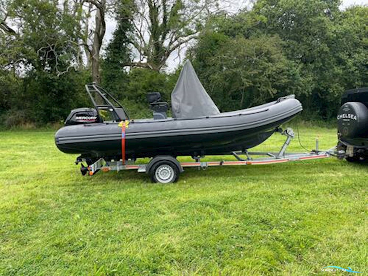 Zodiac Pro 5.5 Schlauchboot / Rib 2022, mit Mercury motor, England