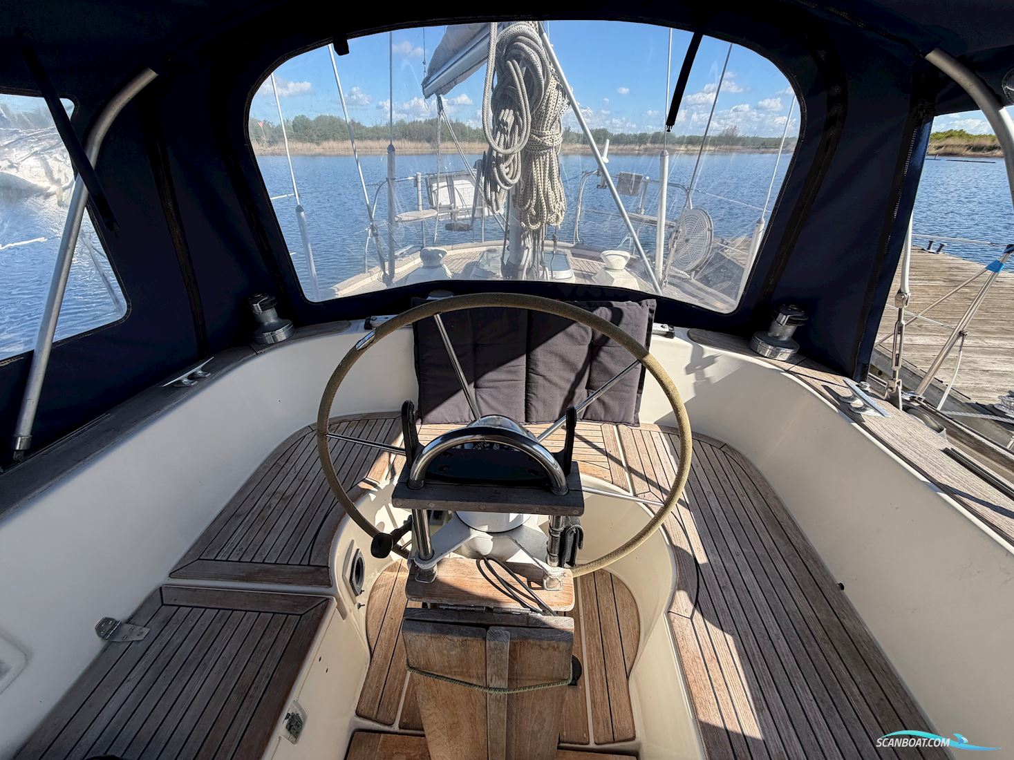     Hallberg-Rassy 42