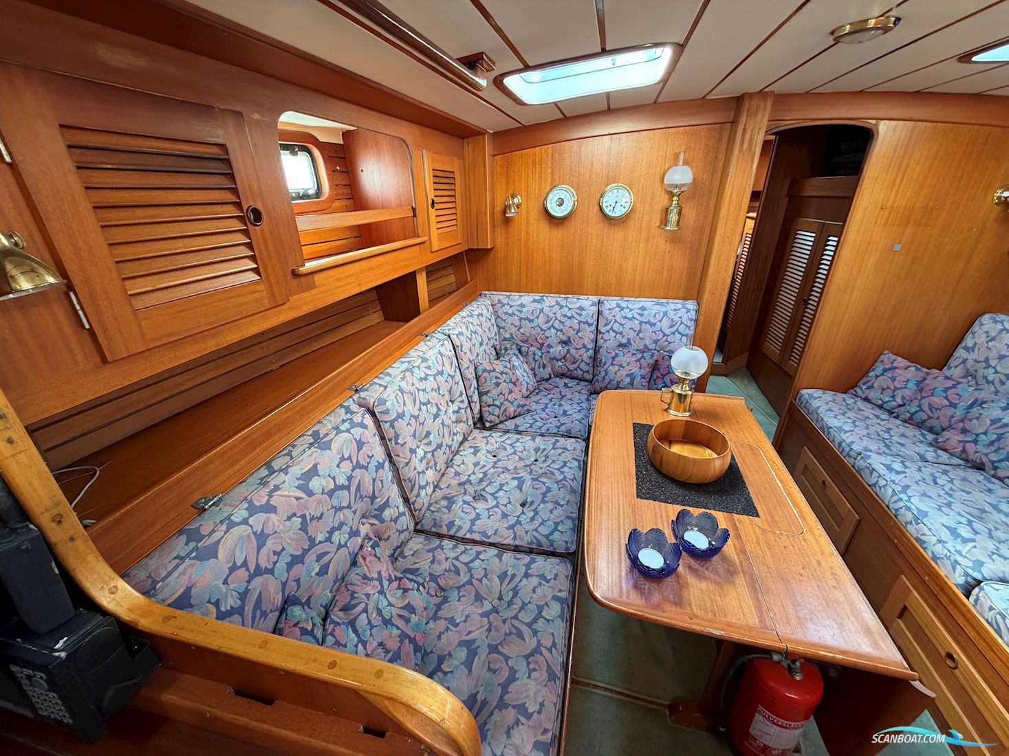     Hallberg-Rassy 42