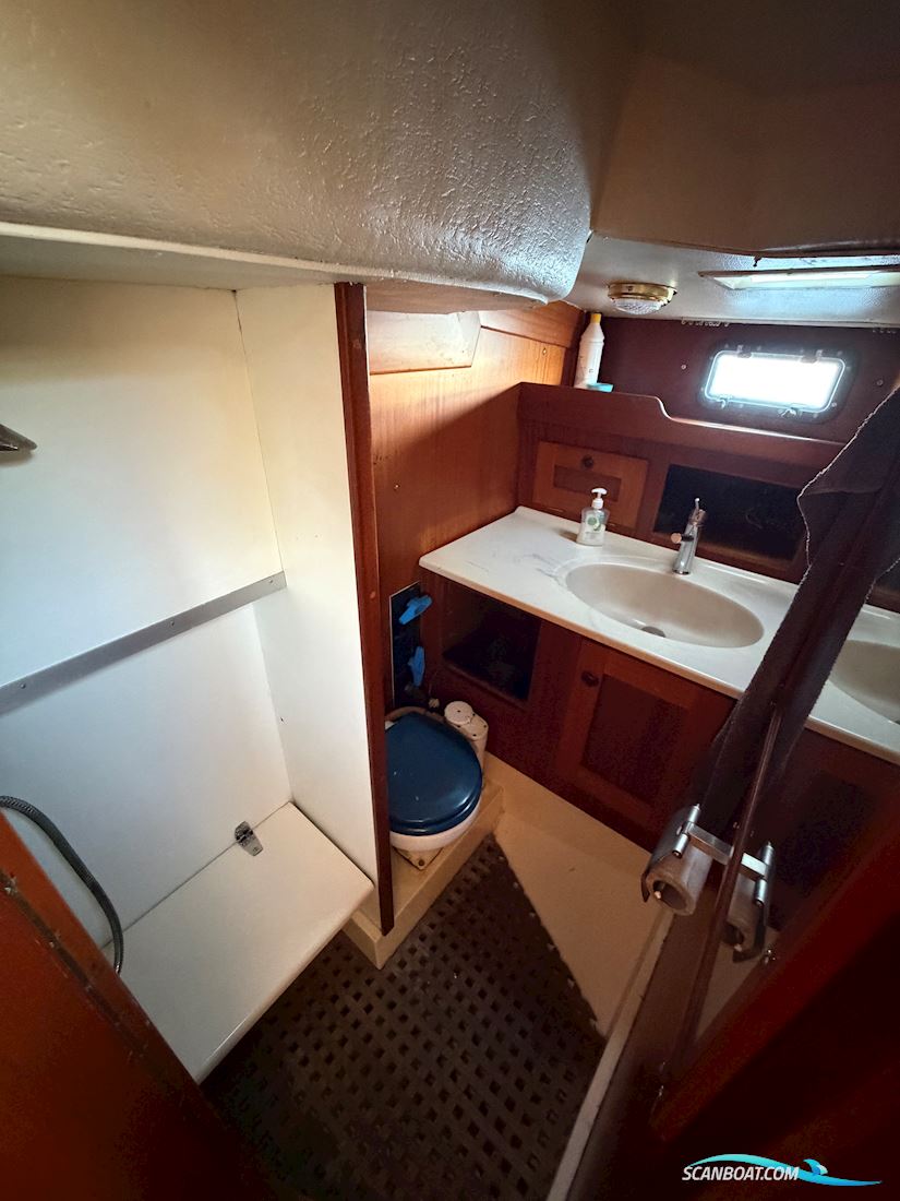     Hallberg-Rassy 42
