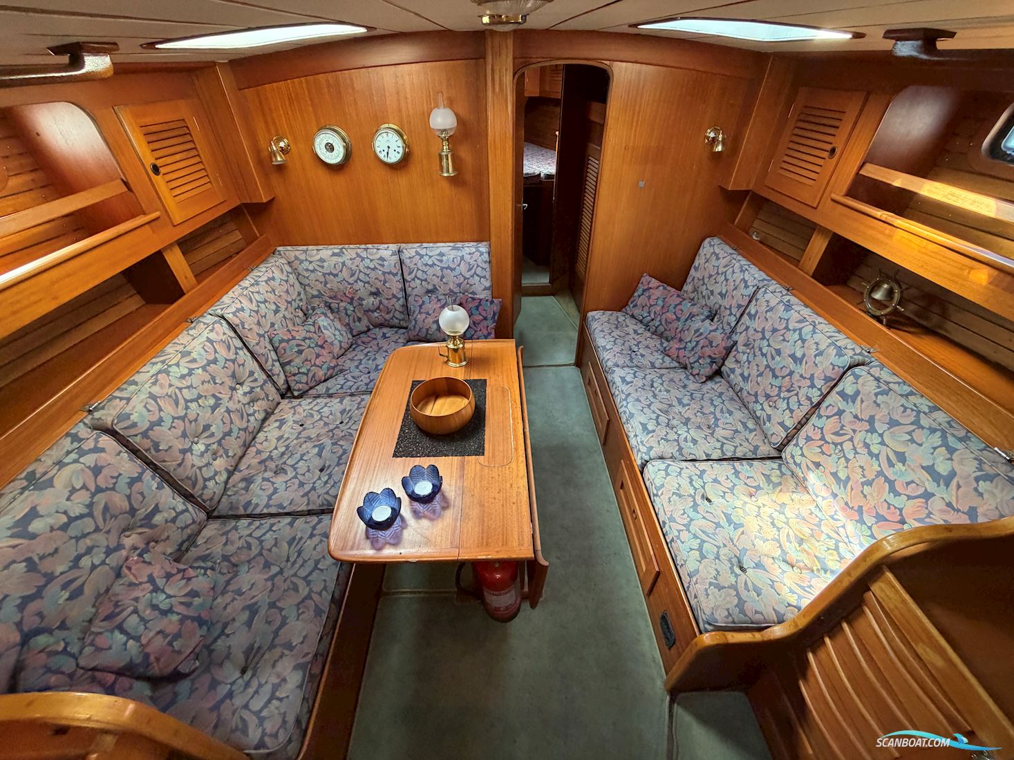     Hallberg-Rassy 42