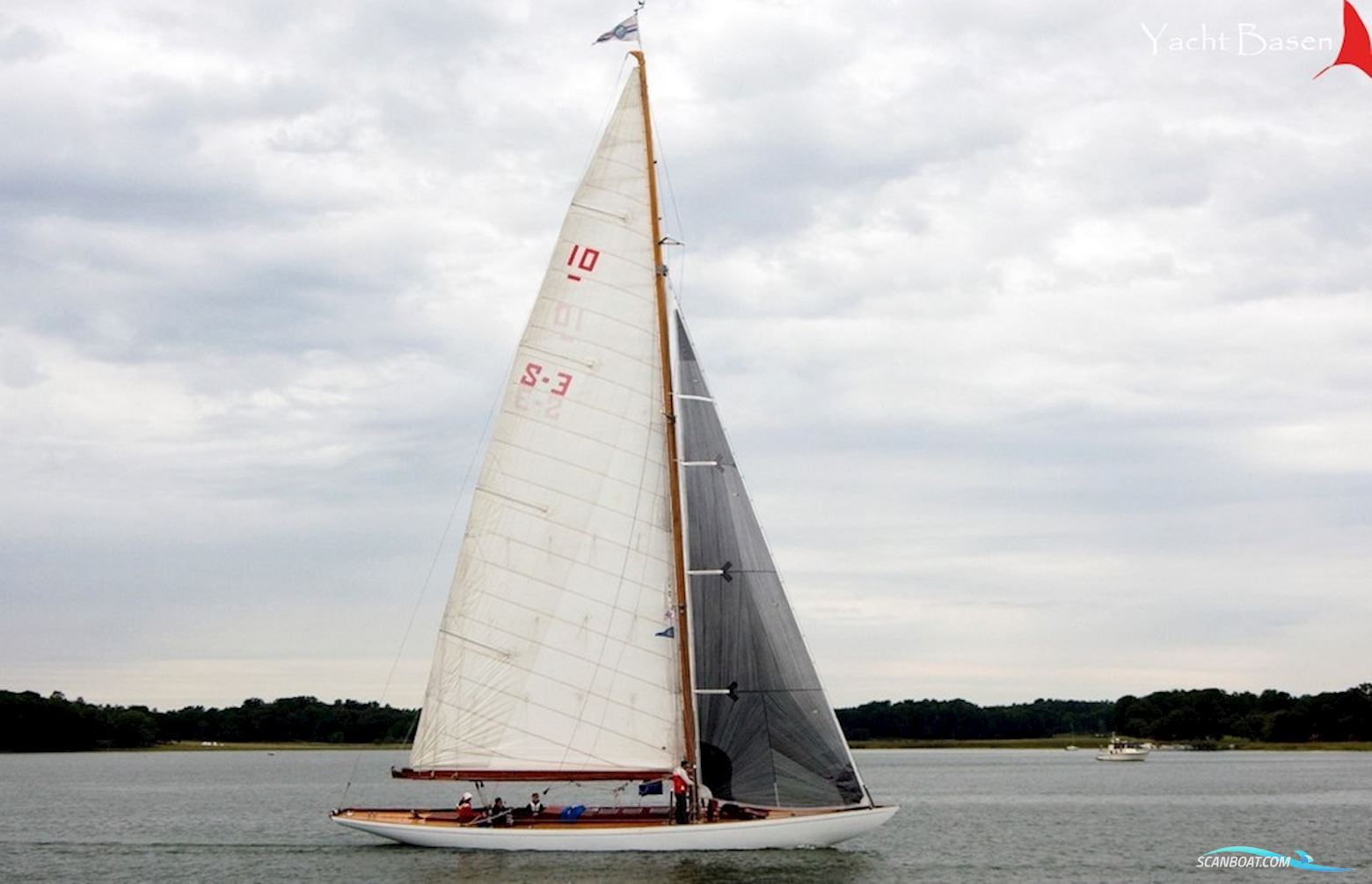 10 m R - Classic Yacht