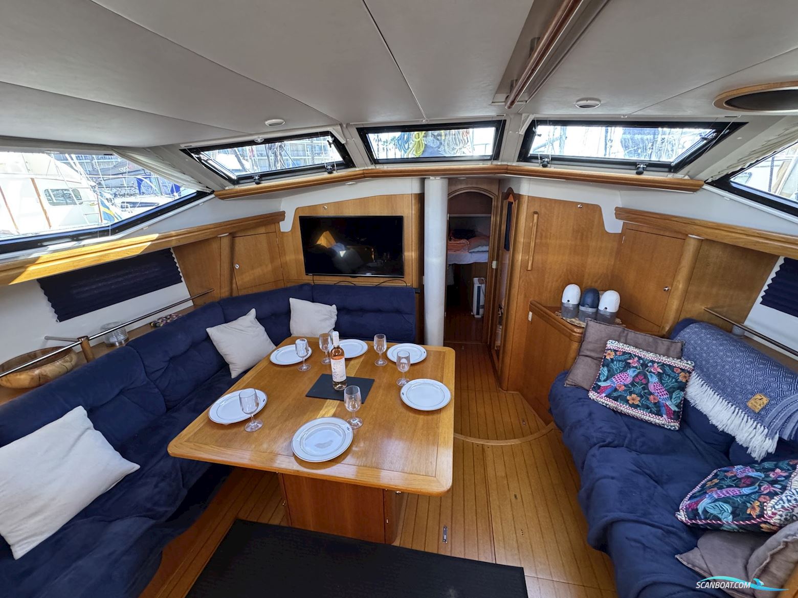 1996 Oyster 45 1996 – Exceptional Blue-Water Cruiser