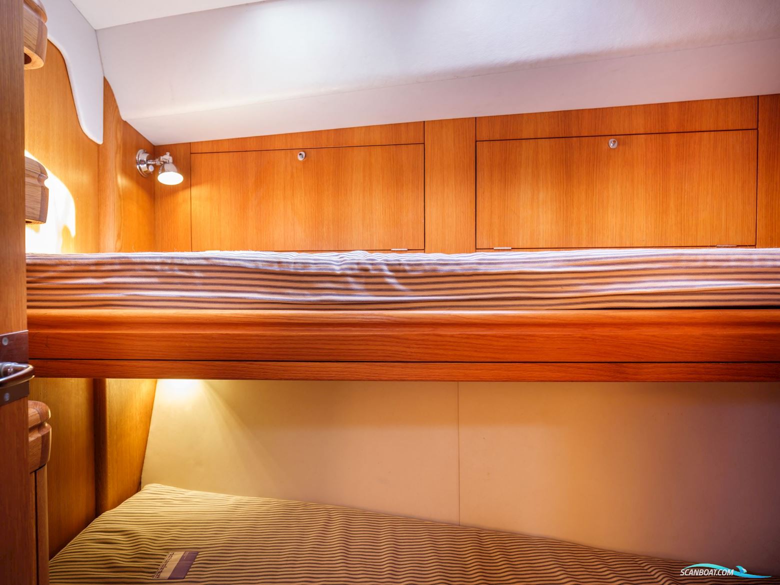 1996 Oyster 45 1996 – Exceptional Blue-Water Cruiser