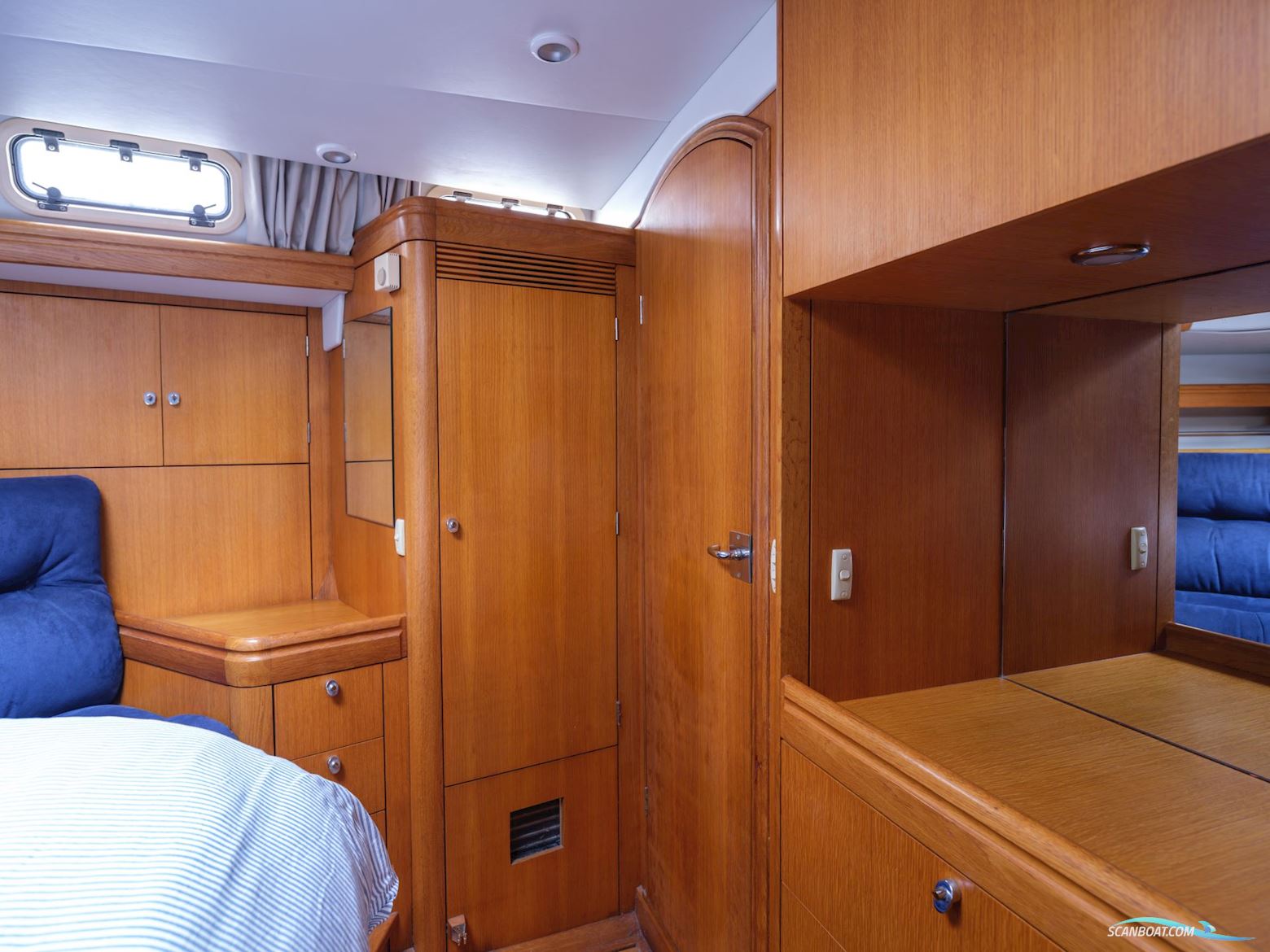 1996 Oyster 45 1996 – Exceptional Blue-Water Cruiser