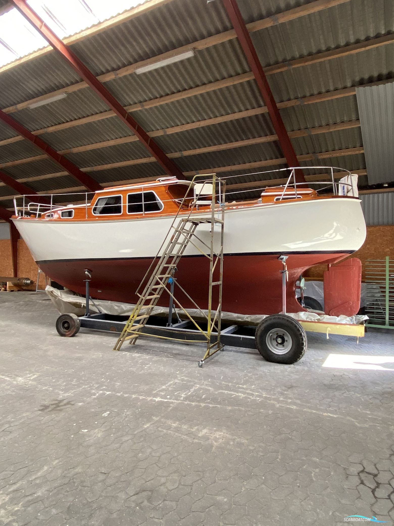 33 Fod Mahogny Ketch