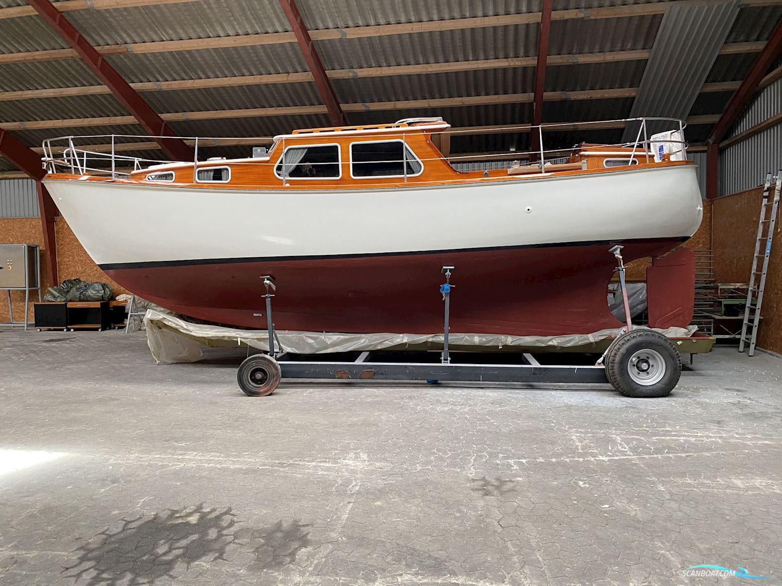 33 Fod Mahogny Ketch