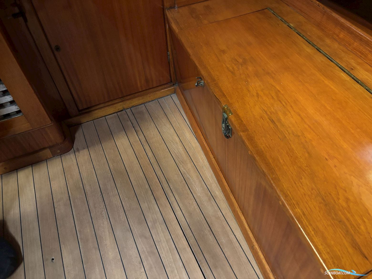 33 Fod Mahogny Ketch