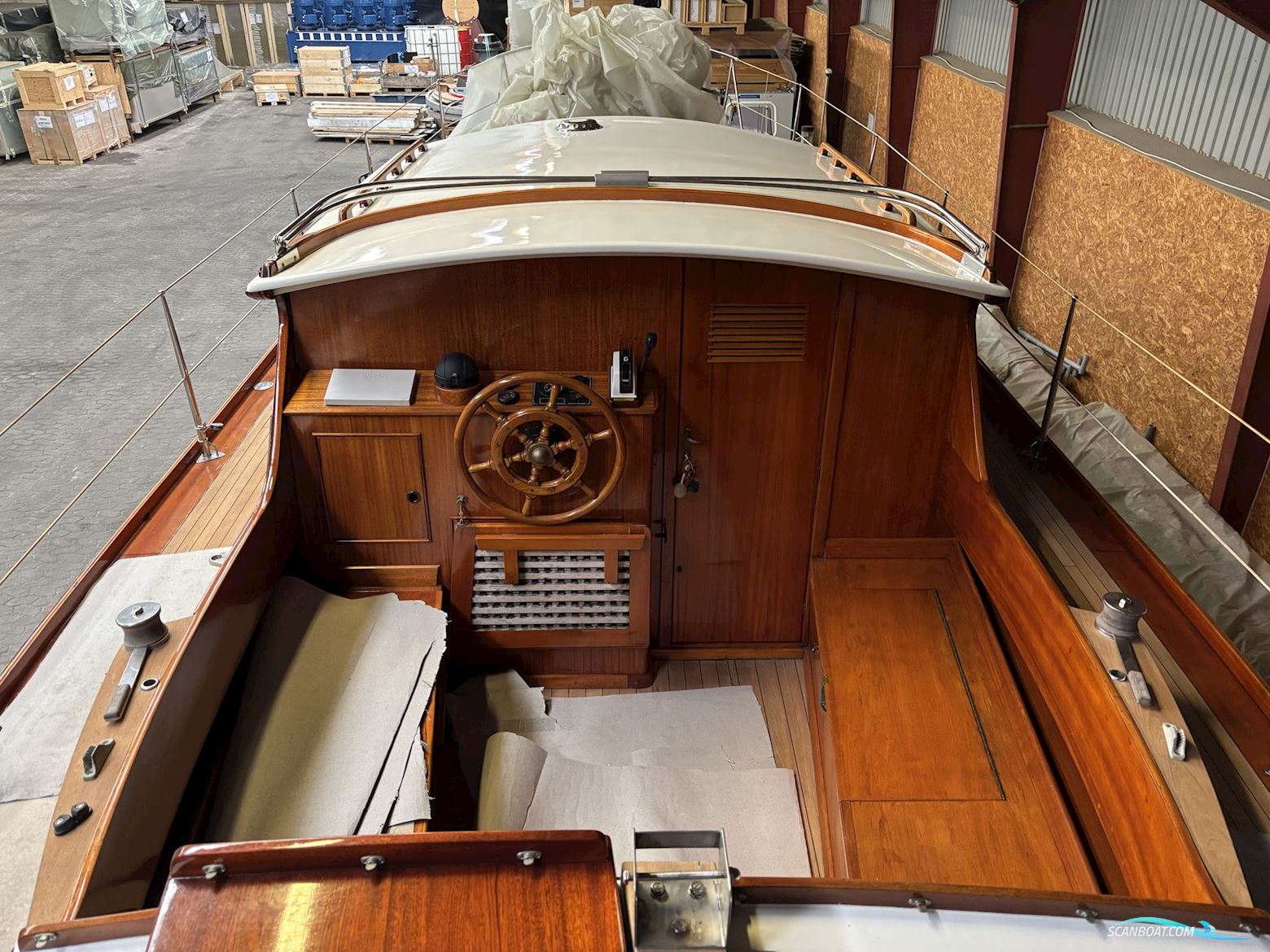 33 Fod Mahogny Ketch