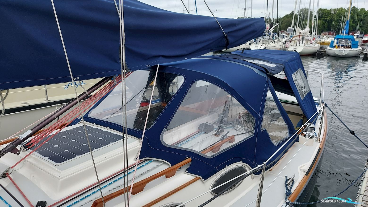 Alerion Express 28