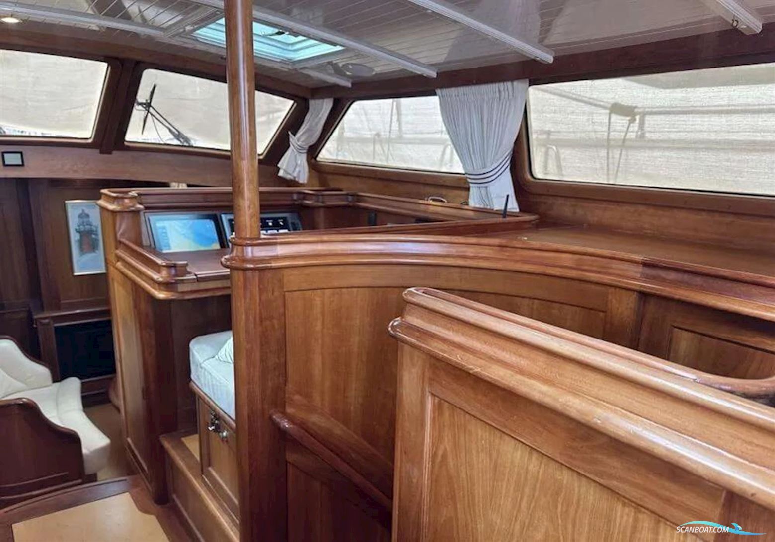 Aluboot BV Hindeloopen semi classic 68