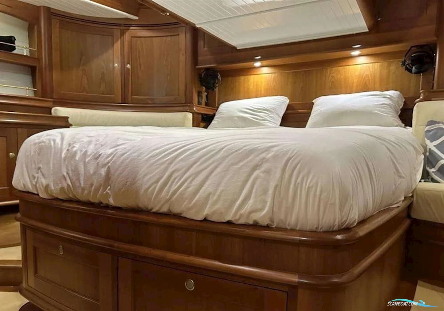 Aluboot BV Hindeloopen semi classic 68