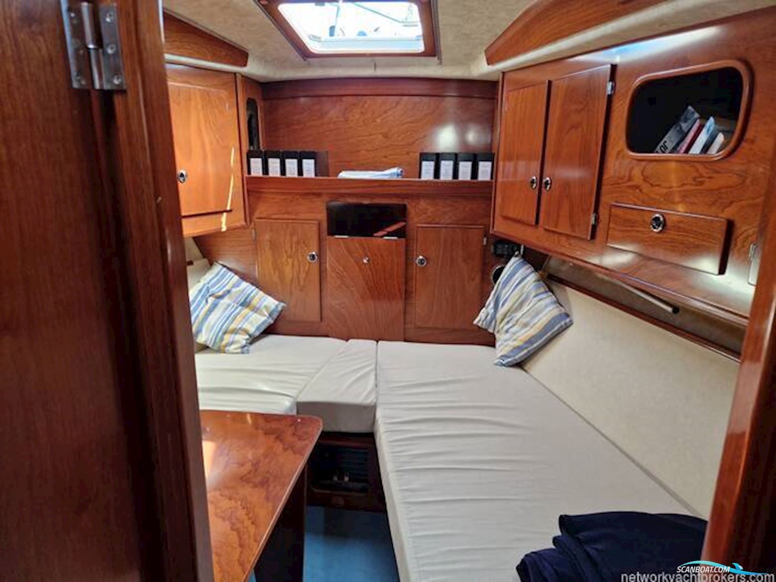 Amel Super Maramu 2000