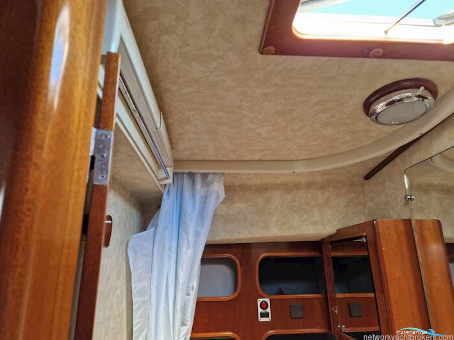 Amel Super Maramu 2000