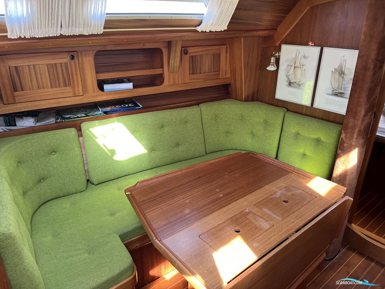 Aphrodite 33