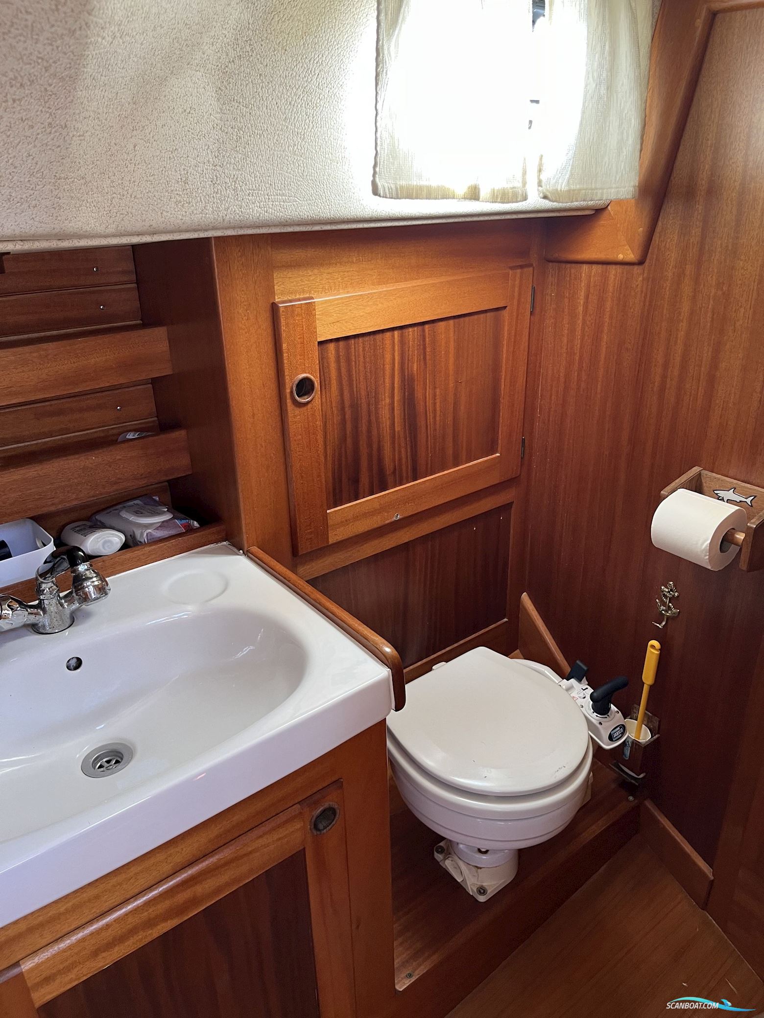 Aphrodite 33