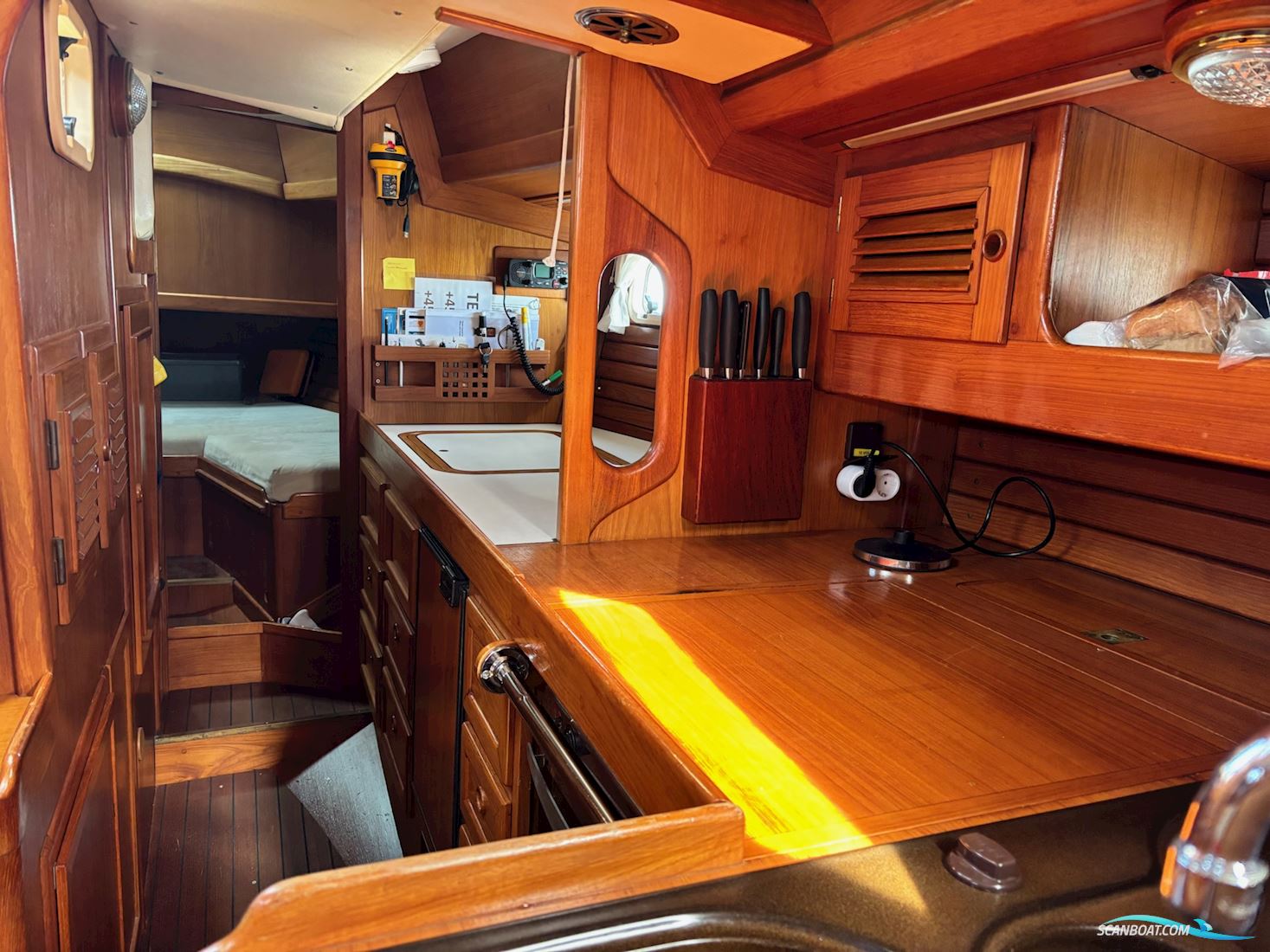 Aphrodite 36