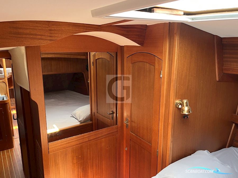 Aphrodite 42