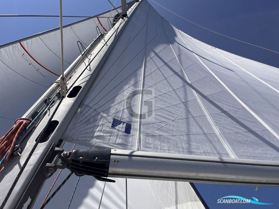 Aphrodite 42