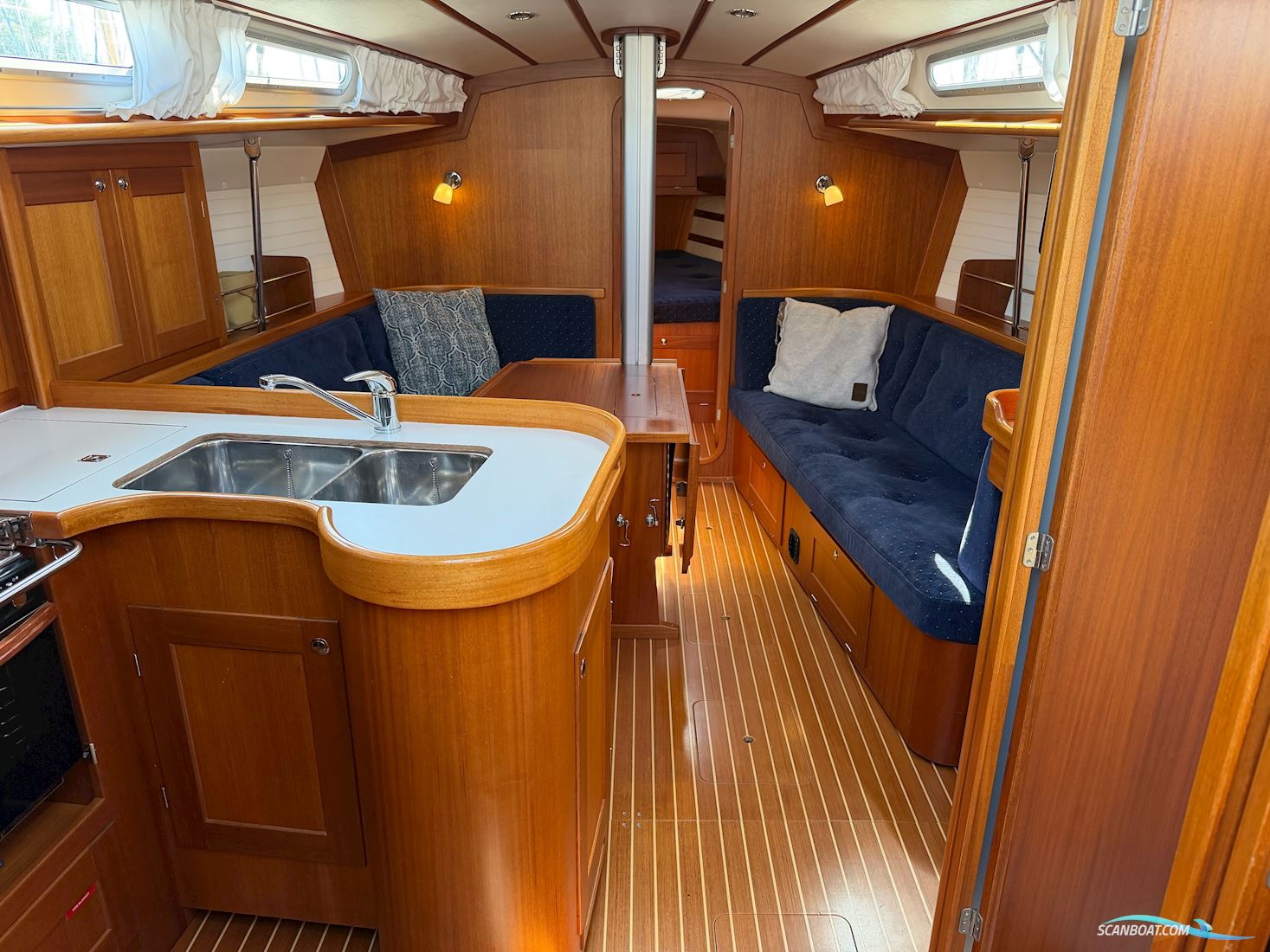 Arcona 370