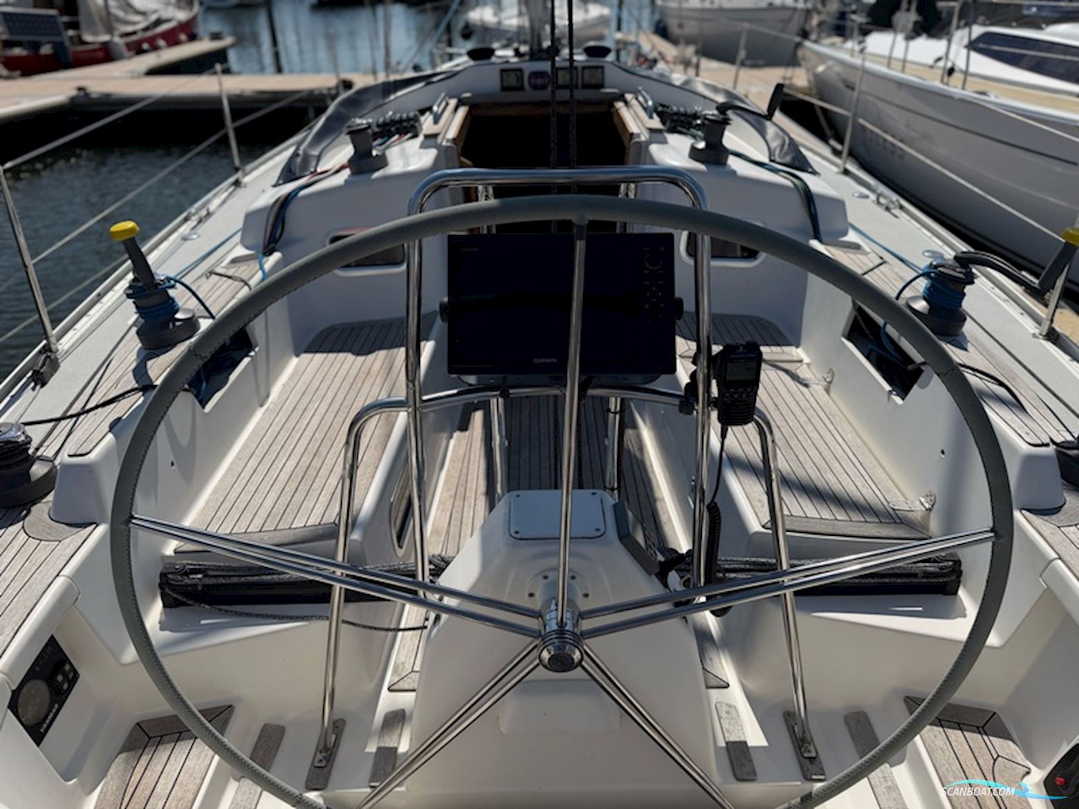 Arcona 370