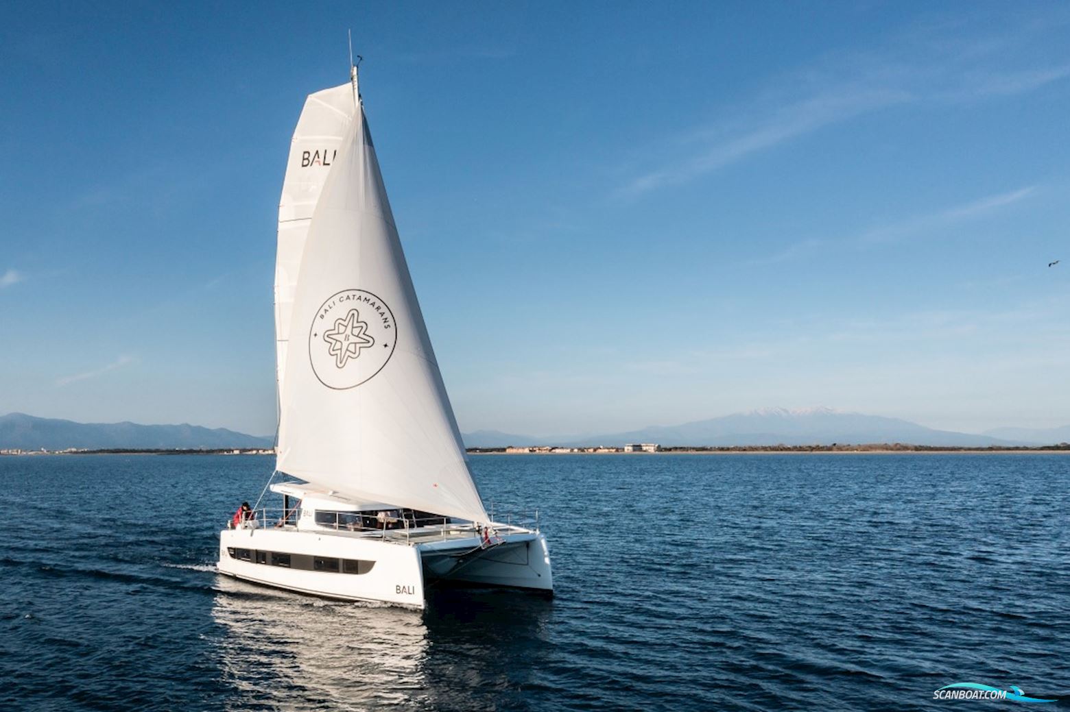 Bali Catsmart Segelbåt 2026, med Nanni motor, England