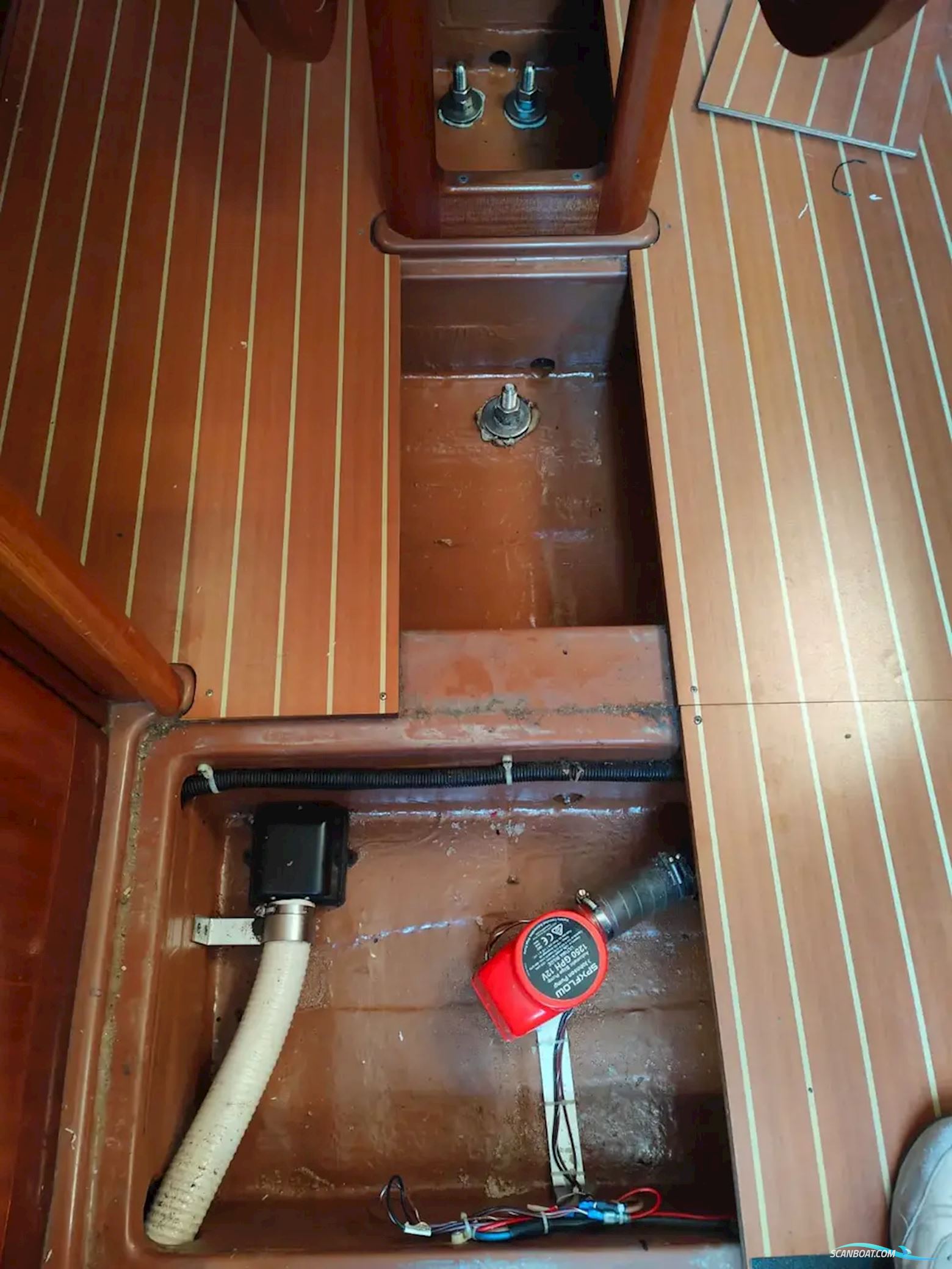 Bavaria 32