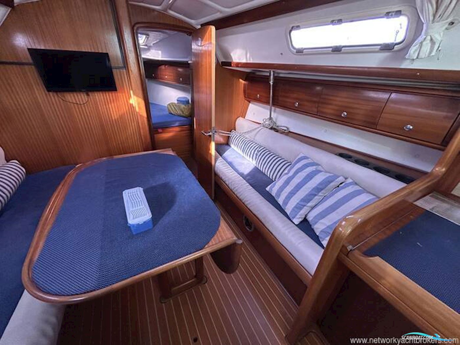 Bavaria 32