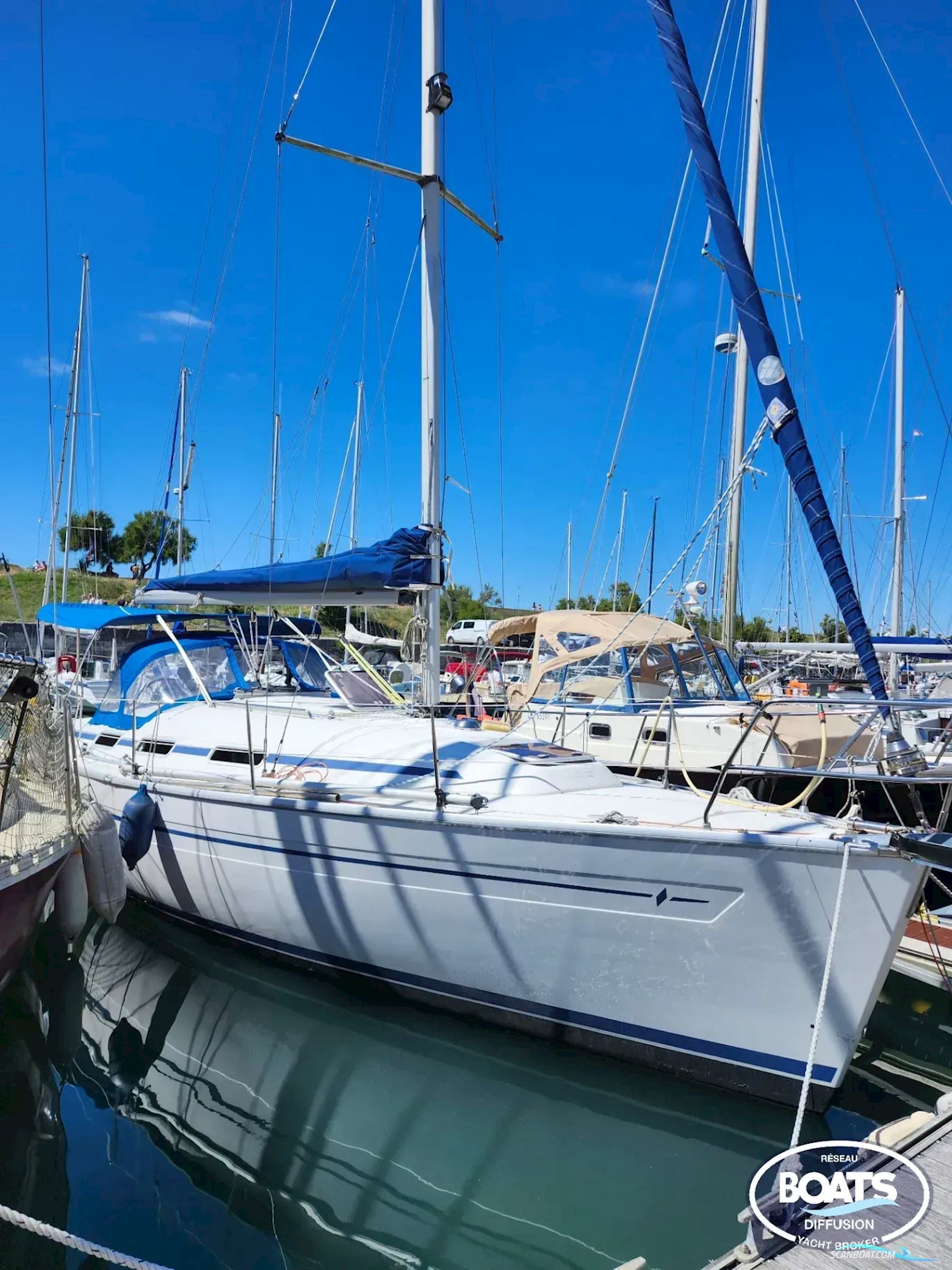 Bavaria 32 Segelbåt 2002, med VOLVO DIESEL motor, Frankrike