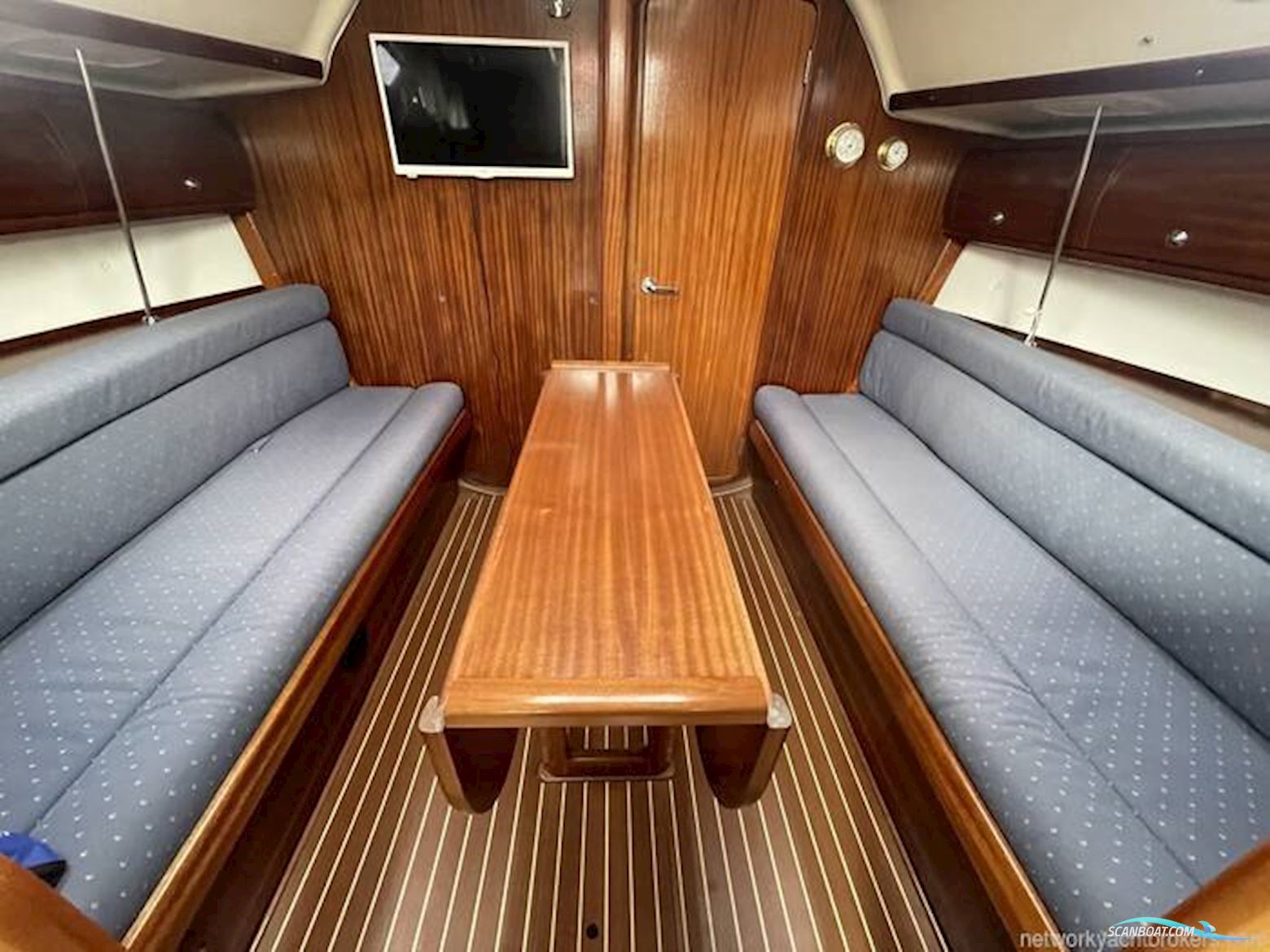 Bavaria 32